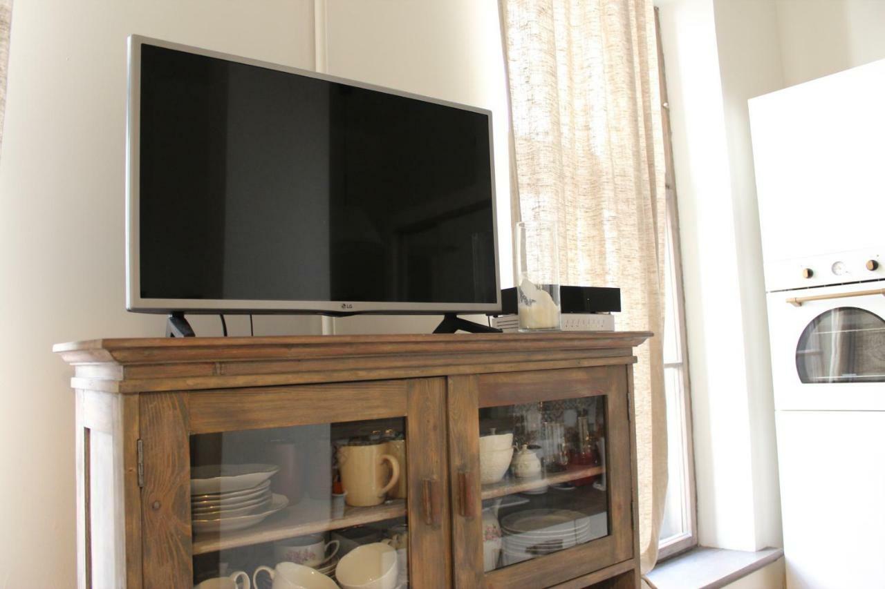 2 Room Apartment In Embasy Area Riga Eksteriør billede