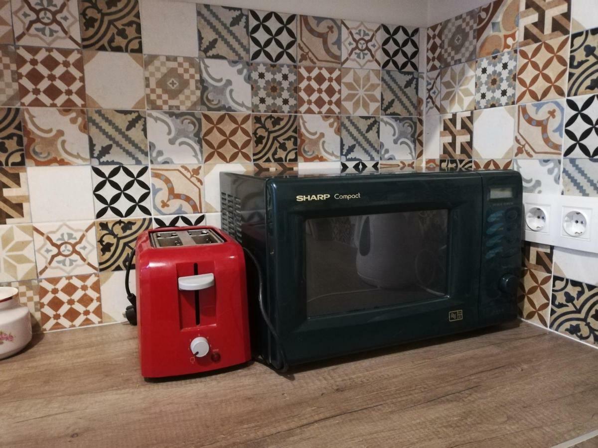 2 Room Apartment In Embasy Area Riga Eksteriør billede